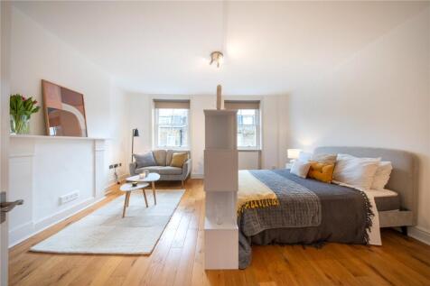 Bedrooom/Living Room