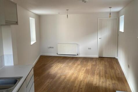 Newtown Court, Stamford photo 5