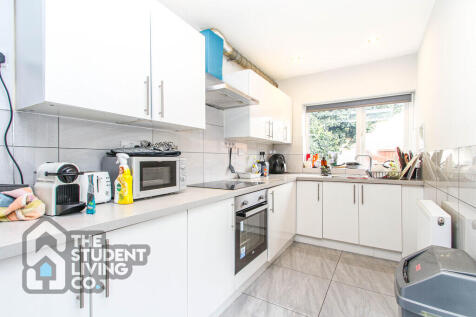 6-bed semi-detached on Greenfield Street, Dunkirk, £3,250/mo