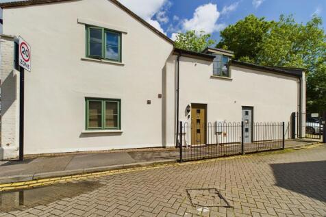 CAM01761G0-PR0333-STILL011.jpg
