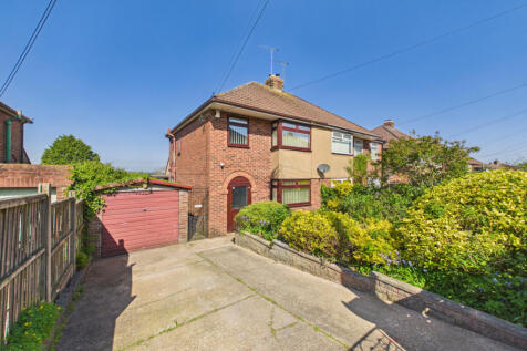Stunning Far-Reaching Views, Spacious Three-Bedro