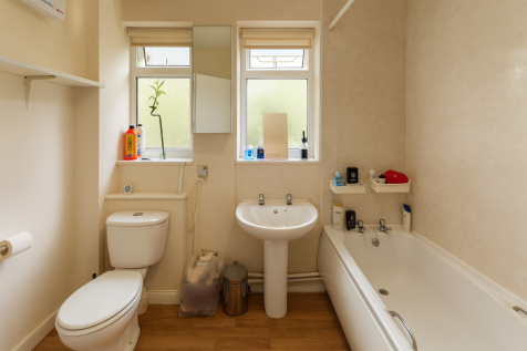 7 Weston Avenue, The Arboretum, Nottingham, NG7 4BA photo 3