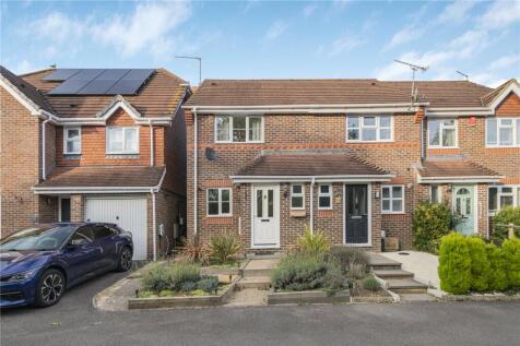 Burgess Hill, RH15 - property photo