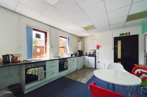 CAM02023G0-PR0075-STILL009