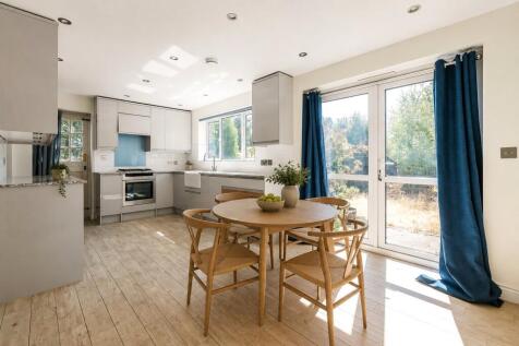 Kitchen (Staged)