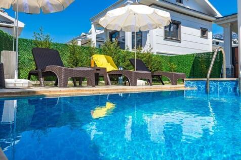 Sunbathing / Pool