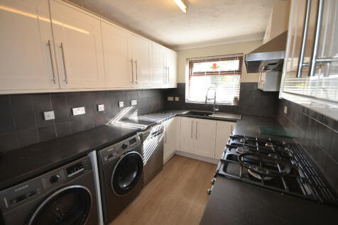 Brill Place, Milton Keynes, Buckinghamshire, MK13 photo 4