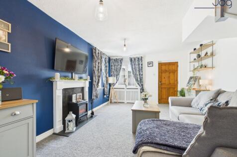 Cosy Lounge with Electric Fire