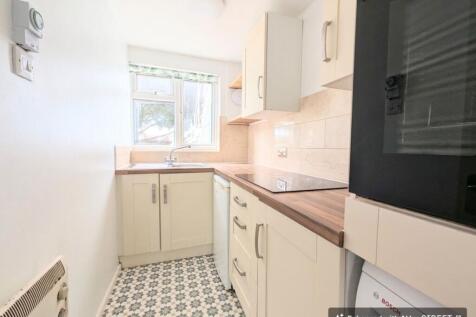 Ringley Oak, Horsham, RH12 photo 3