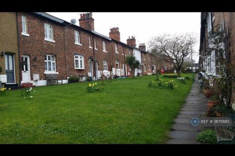 Large Shared Front Garden