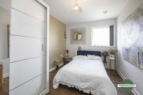 Flat 17 Dunedin Road 142 Siskin Apartments -002.JP