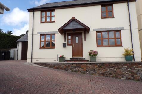 1 Front of house &amp; garage