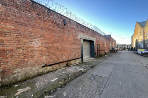 Commercial property to rent Weaste Trading Estate