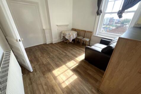 Living Room/Kitchen