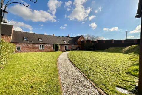 Stafford, ST18 - property photo