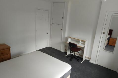 Redwood Court, Colchester, Essex photo 4
