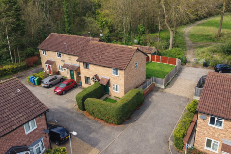 Grays, RM17 - property photo