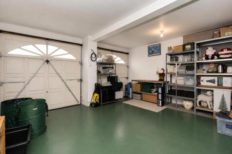 Double Garage.jpg