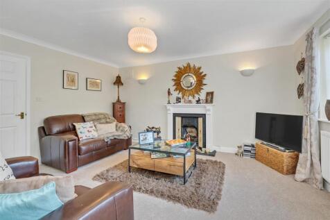 Nightingale Close, Bury St. Edmunds photo 4