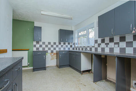 Kitchen/Breakfast...