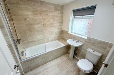 Midmoor Road, Sunderland, SR4 6NT photo 3