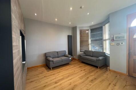 North Lane, Headingley, Leeds photo 4