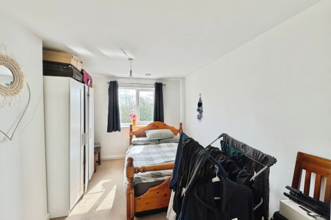 81 Frederick Drive, Peterborough, PE4 photo 4