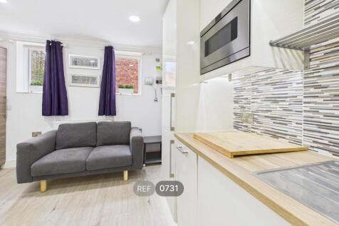 Kitchen &amp; Living area