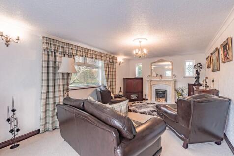 Annex Lounge with Dining Area