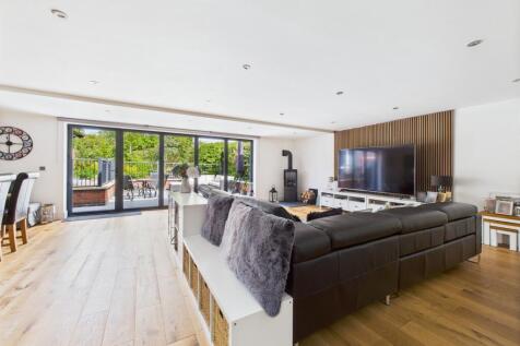 Living/Dining Areas