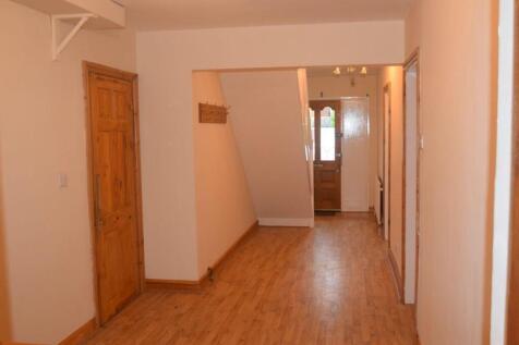 Spacious Hall With Study/Play Area