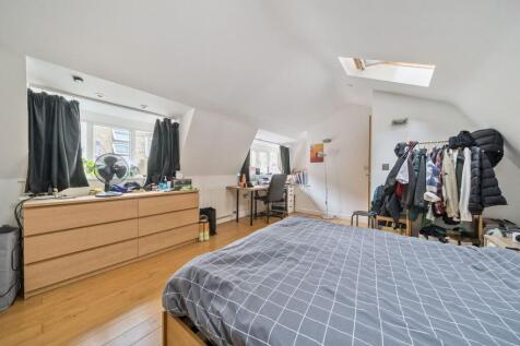 Chiswick High Road, Gunnersbury, London, W4 photo 4