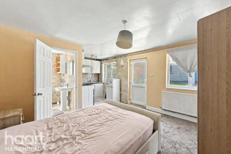 Laggan Road, MAIDENHEAD photo 3