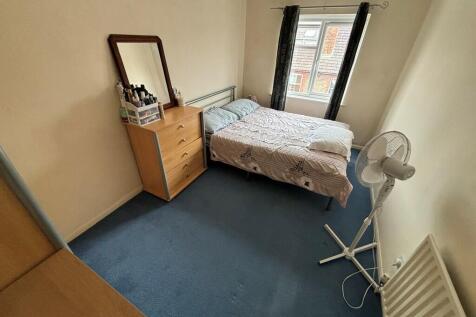 Drummond Road photo 4