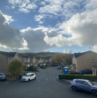 **DRIVEWAY** Hurst Cl, Shirebrook, Glossop, SK13 8UF photo 4