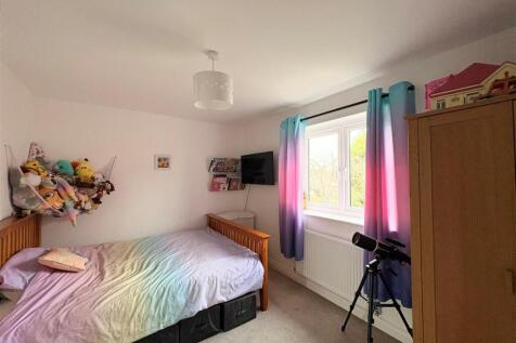 Bedroom 2(2).jpg