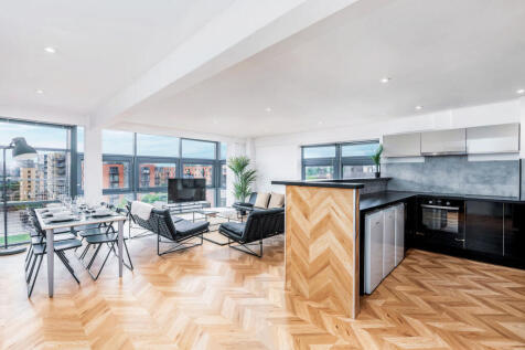 7-bed flat on Portland Towers, Portland Lane, Sheffield, £516/mo