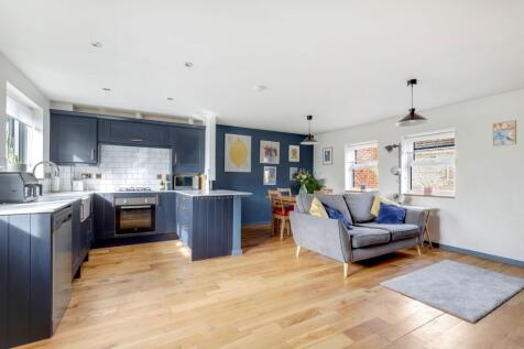 Open Plan Living &amp; Kitchen