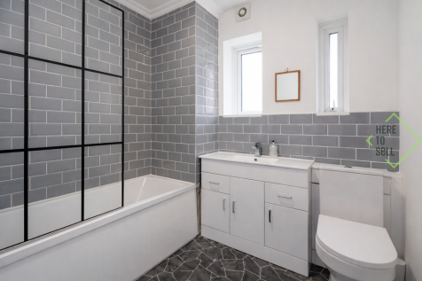 Elmshurst N2 - Bathroom