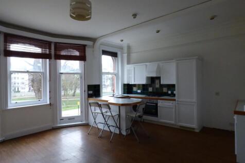 Open plan Lounge