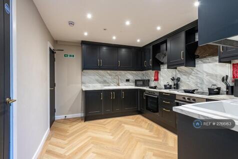 Communal - Kitchen