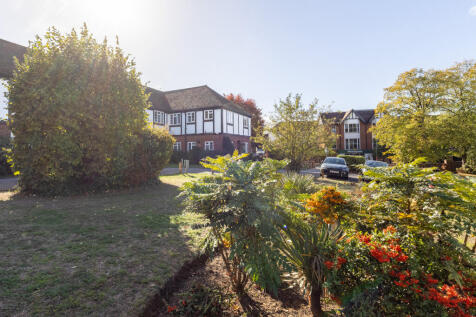 Arlington Lodge, Monument Hill, Weybridge, Surrey, KT13 photo 4