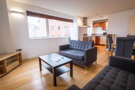 Lounge &amp; kitchen