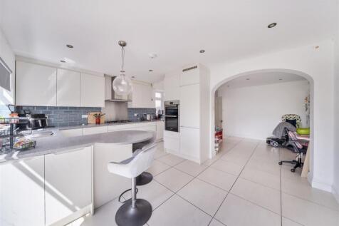 Barton Way - KitchenBreakfast Room.jpg