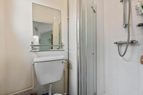 Cricklewood Broadway, London , NW2 photo 4