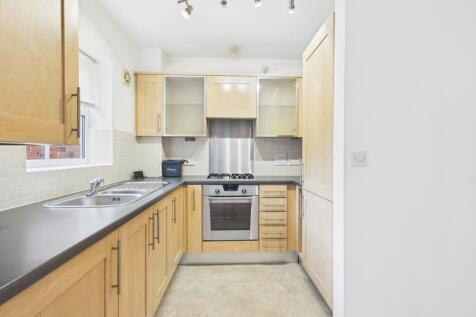 Holywell  Drive, Warrington, WA1 photo 3