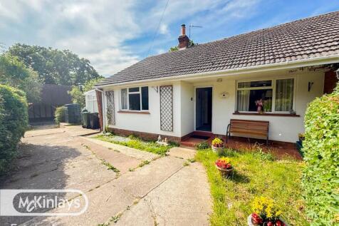 Semi-detached Bungalow set on a large plot