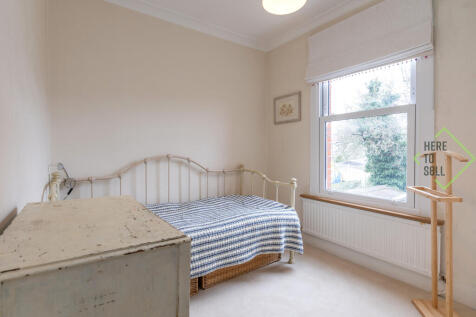 Berkshire Gardens, London, N13 6AA-1 (1)
