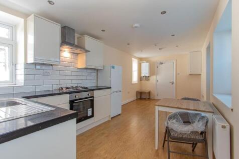 2-bed house on The Walk, Roath, £1,260/mo