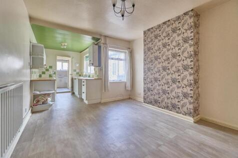 Open Plan Dining Kitchen to Rear